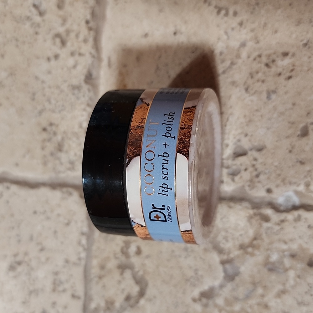 Dr Wellness lip scrub and polish